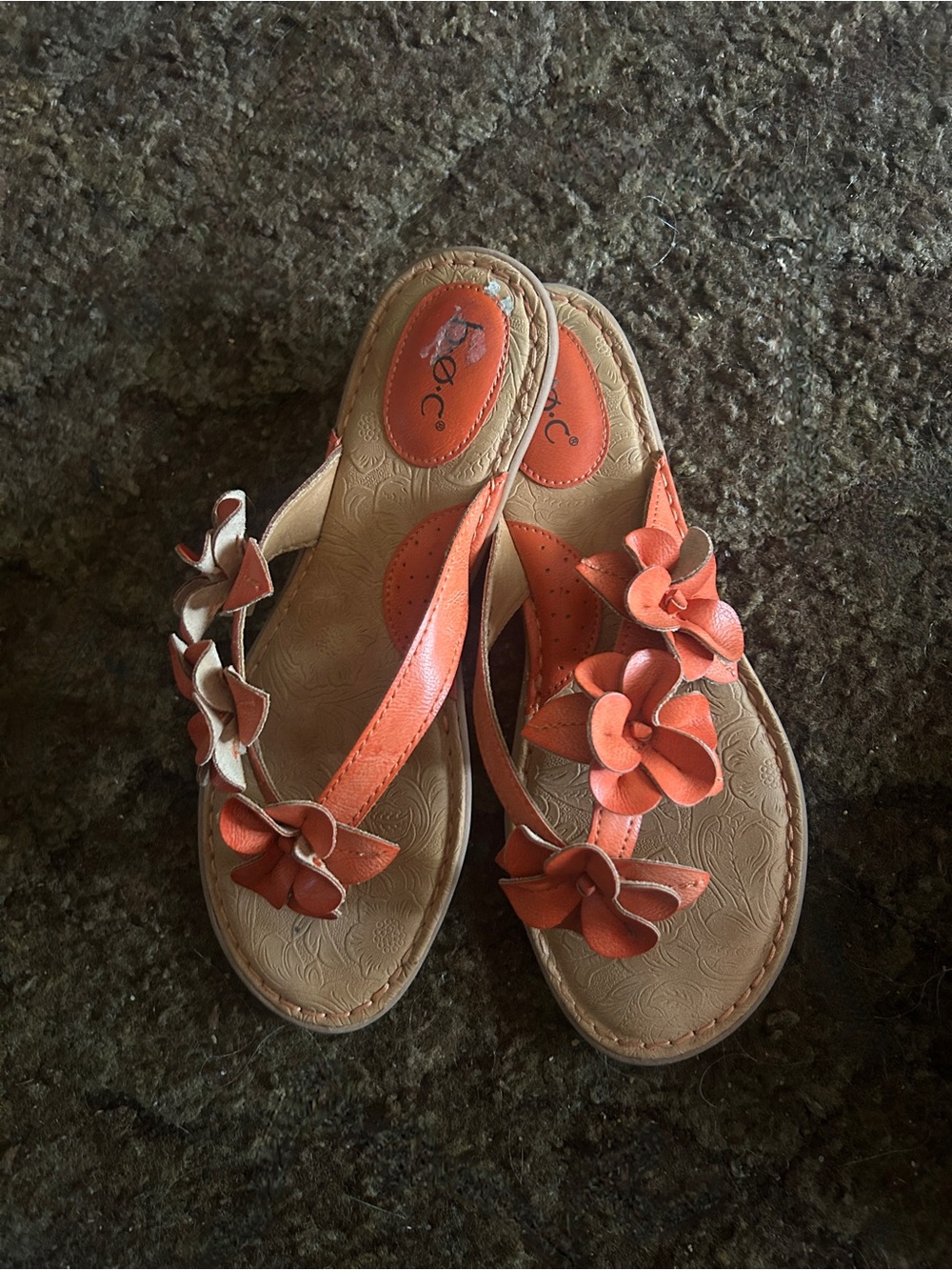 The B.O.C. Born Concept Hensley Flower Thong Sandals Sz 8